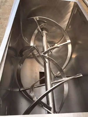 5.5kw 500L bột gia vị bột màu bột màu thương mại Máy trộn ruy băng ngang đôi cánh khuấy thương mại