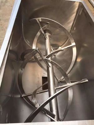 Máy trộn ruy băng ngang hai trục 5.5kw 500L cho bột gia vị, bột màu